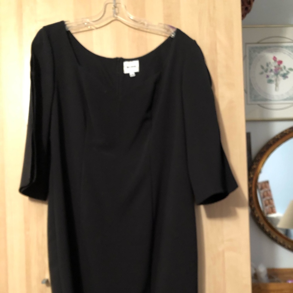3/4 sleeve crepe cocktail dress. Size 12